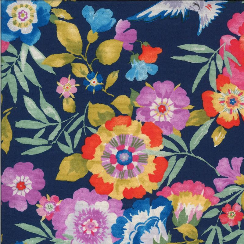 Blå med fugler og store blomster i flere farger